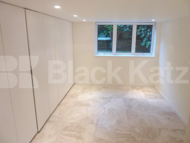 			 LET WITHIN 48HRS!, 1 Bedroom, 1 bath, 1 reception Flat			 Albert Street, CAMDEN / REGENTS PARK